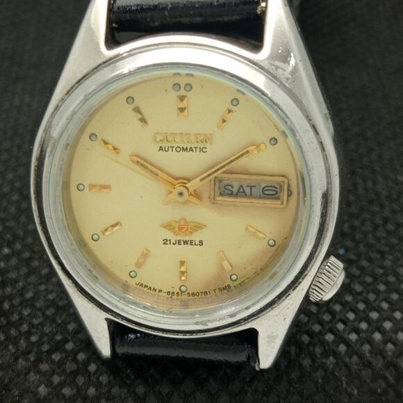 Vintage 1984 Citizen Automatic Womans Silver Watch W/daydate & Gold accents - Picture 3 of 8